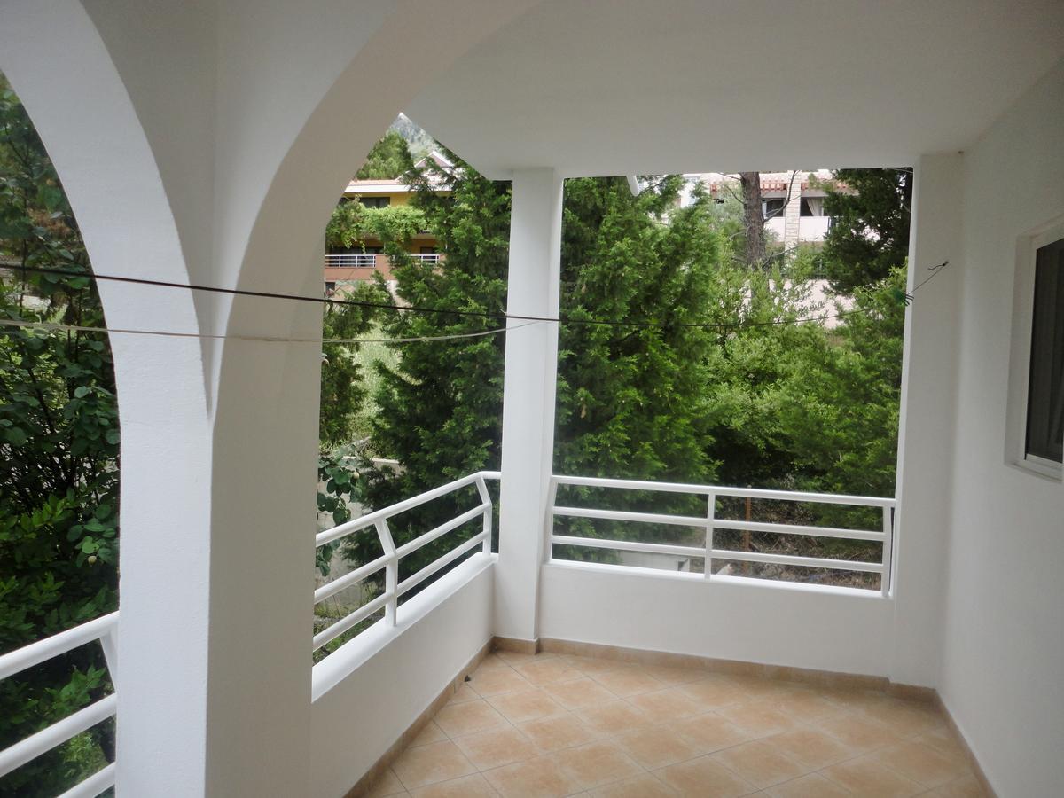 Brankas Apartments Bar Exterior photo