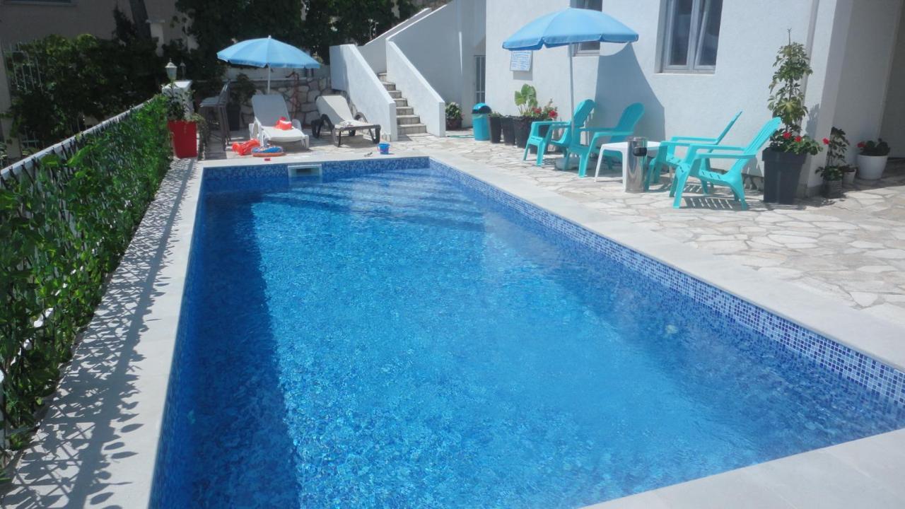 Brankas Apartments Bar Exterior photo